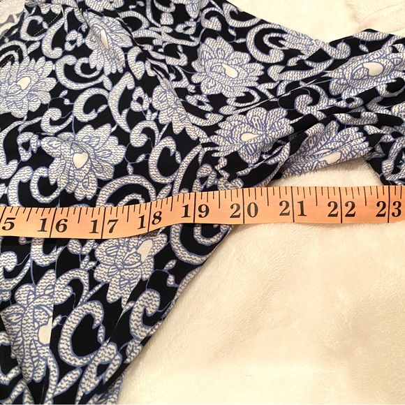 💙Peck & Peck Surplice Top - Picture 5 of 6